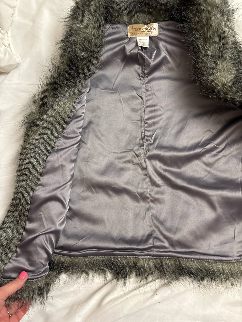 Francesca's Collections Faux Fur Vest in Gray and Black - Picture 4 of 5